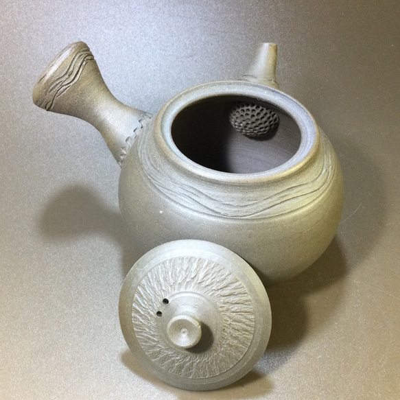 手作りの陶器　焼き〆急須  B–4 6枚目の画像