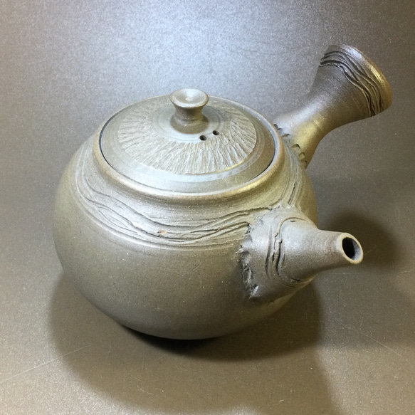 手作りの陶器　焼き〆急須  B–4 1枚目の画像