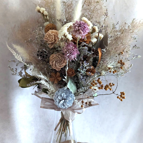 今すぐ飾れる！スモークツリーとくすみカラーのお花が大人可愛い  