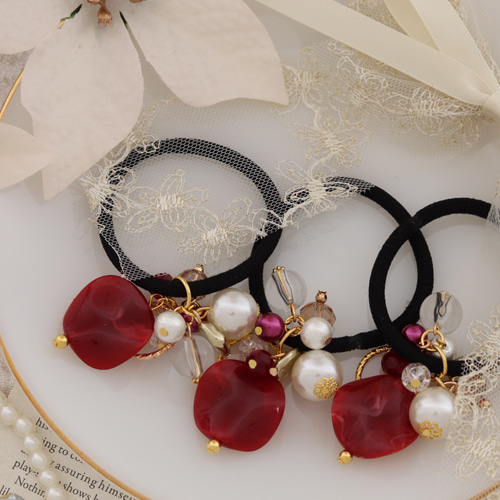 じゃらじゃら  ヘアゴム  大人可愛いレッド じゃらじゃら ヘアゴム 大人可愛いレッド じゃらじゃら ヘアゴム 大人