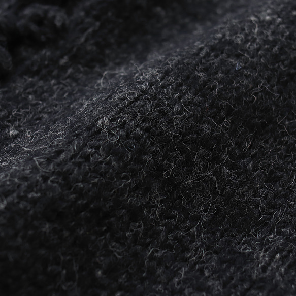 あたたかなウール100％ 手編み ニットカーディガン  パプコーン編み羽織り （チャコール） 14枚目の画像