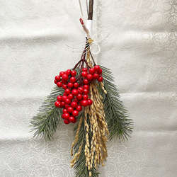 昨年ご好評・数量限定】白鶴と若松の迎春スワッグ｜正月飾り 玄関 南天