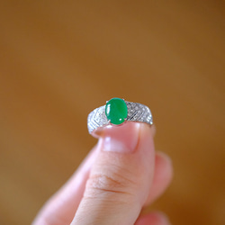 23-25 受注製作 k18金 天然 ミャンマー産 本翡翠 リング 指輪 爪留め 1枚目の画像