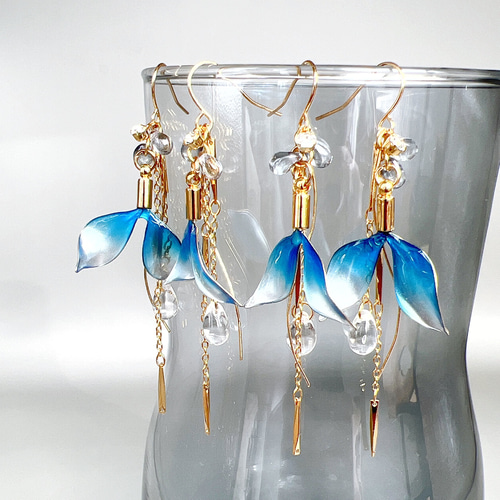 ホエールテール ピアス/イヤリング ディップアート アメリカンフラワー