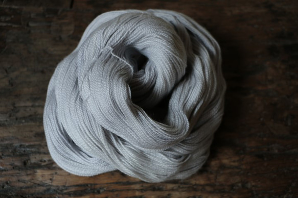 Sobakiri  手染めの極細毛糸　レース編みに最適　80% Extra Fine Merino + 20% Silk 2枚目の画像
