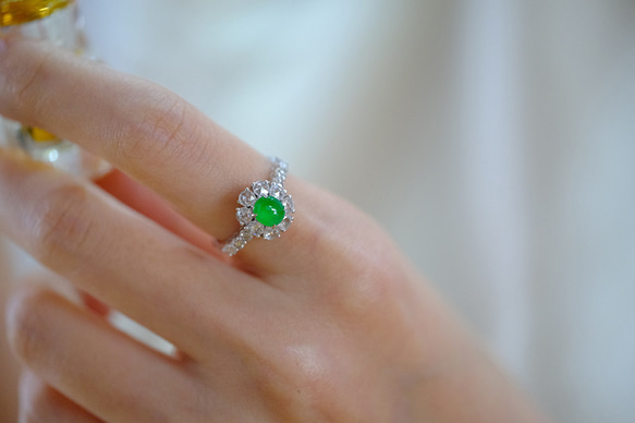 23-29 受注製作 k18金 天然 ミャンマー産 本翡翠 リング 指輪 爪留め ダイヤモンド 1枚目の画像