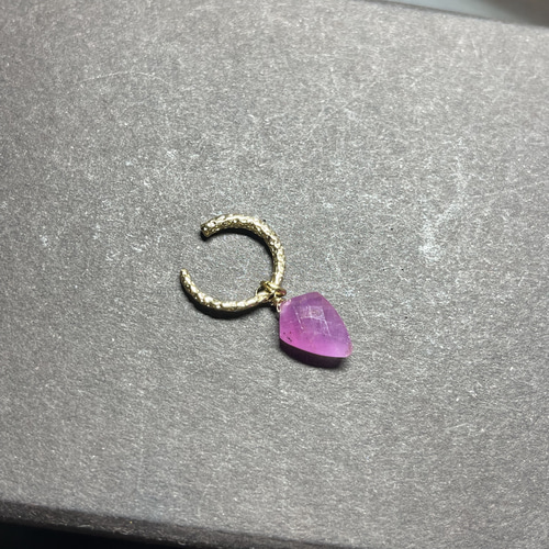 ピンクサファイア イヤーカフ イヤリング・ノンホールピアス Navy 通販  