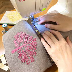 手刺繍ポーチ・やすらぎ(ピンク) 8枚目の画像