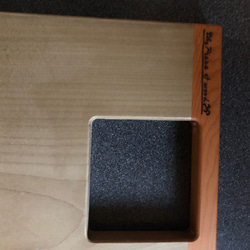 イチイとホウのカッティングボード 　かわいい　キッチン　キャンプ　皿　プレート　朴木　木　無垢　ホゾ加工 2枚目の画像