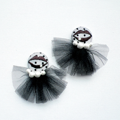 ドット唇刺繍チュールとコットンパールのピアスorイヤリング ピアス 