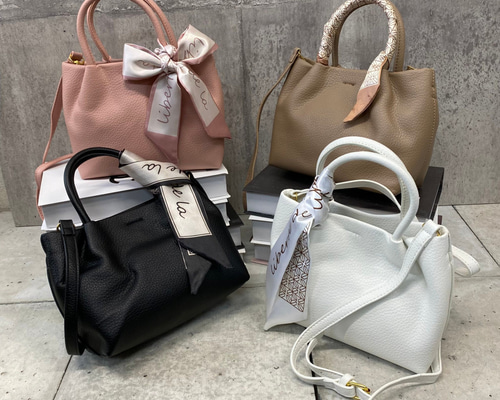 新品　未使用　MCM ブラウンレザーミニバック　ハンカチスカーフ付 MCM - 新品 未使用 MCM ハンカチの通販 by til｜エムシーエム