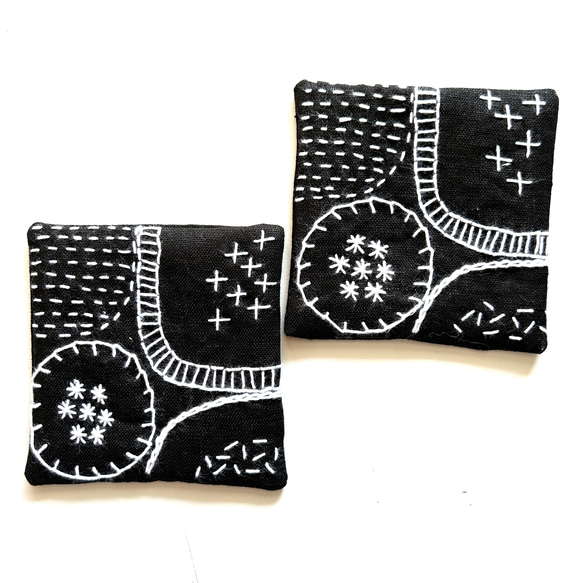再販⭐︎北欧風⭐︎刺し子刺繍コースター黒(1枚) 1枚目の画像