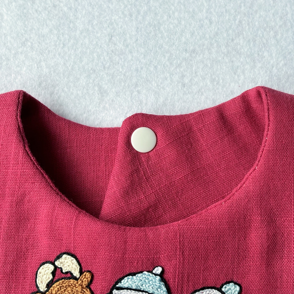 【ハンドメイド刺繍スタイ】クリスマストリオのふっくら刺繍スタイ(レッド❤️) 5枚目の画像