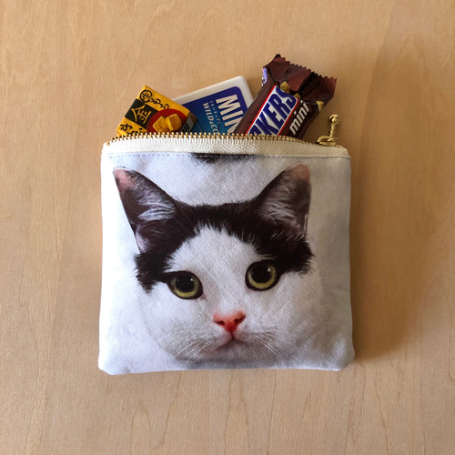 ファスナー開けても毛並みのポーチ ハチワレ猫 E ポーチ