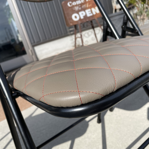 再販︎︎】レザーチェア（グレージュ） パイプ椅子 折りたたみ式 本革