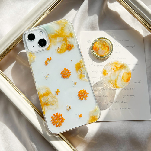 金木犀 〈キンモクセイ〉 ニュアンスカラー 押し花スマホケース 金木犀 〈キンモクセイ〉 ニュアンスカラー 押し花スマホケース