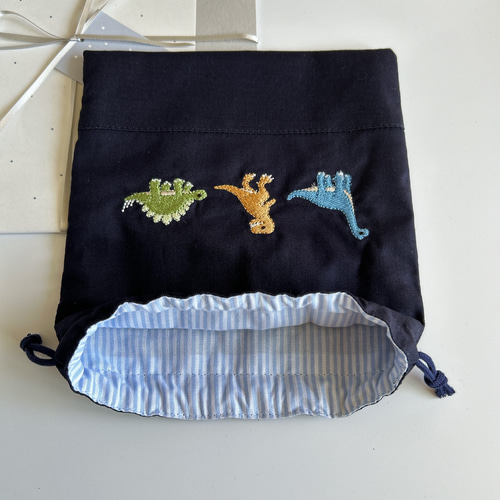 名前刺繍【給食・コップ袋・20×18】名入れ・恐竜刺繍・男の子