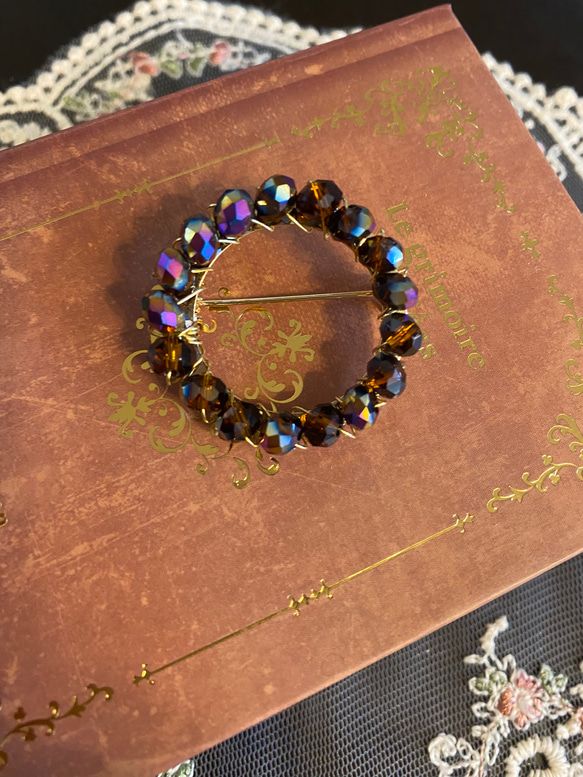 アンティーク クリスタル ビーズ ブローチ