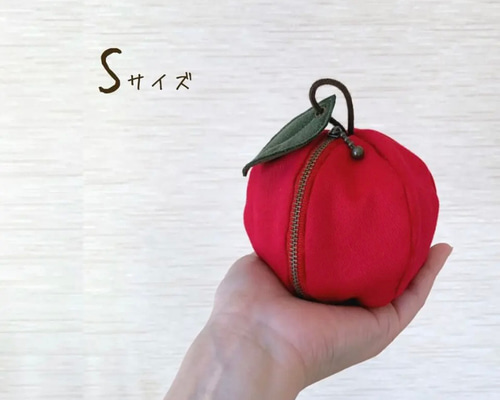 【開封未使用品】ファミリア　りんごポーチ　ツイード　ヘリンボーン　手刺繍チャーム 開封未使用品】ファミリア りんごポーチ ツイード ヘリンボーン
