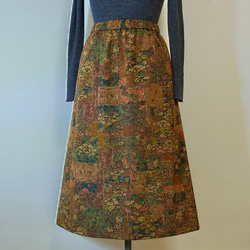着物リメイク　正絹のセミフレアスカート　色紙に椿 1枚目の画像