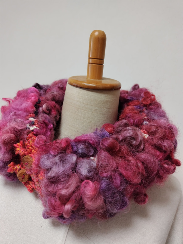 手織り手紡ぎのスヌード　ピンクと赤のイングリッシュラスター 5枚目の画像