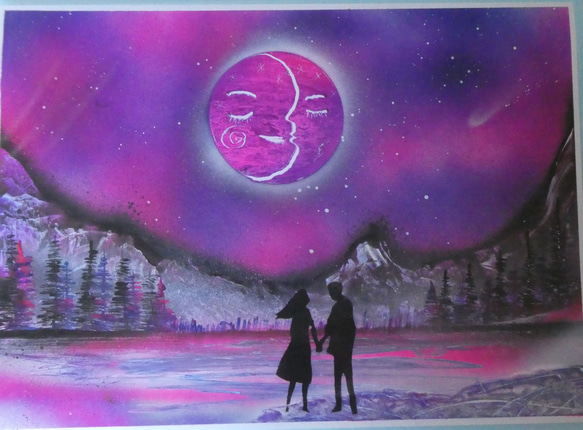 星影のロマンス：紫紅色の夜空の下で手をつなぐカップル 1枚目の画像