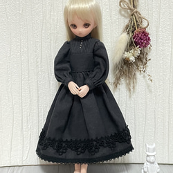 22cmドール服リカちゃん　ピュアニーモ　黒のクラシカルドレス 4枚目の画像