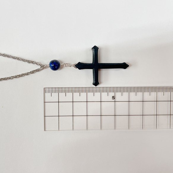 藍染め　木製クロス・十字架・ロザリオのペンダント　ラピスラズリ　木製×阿波藍　木工 2枚目の画像