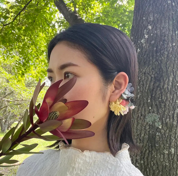 耳飾り「魔女の庭に咲く紫陽花」 5枚目の画像