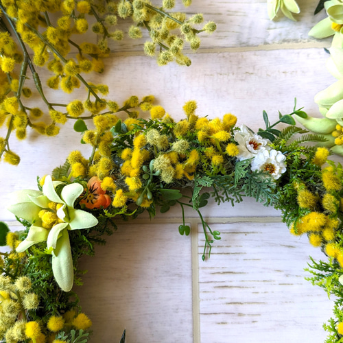 玄関ドアリース ミモザとグリーンイエローのエーデルワイス ミモザ