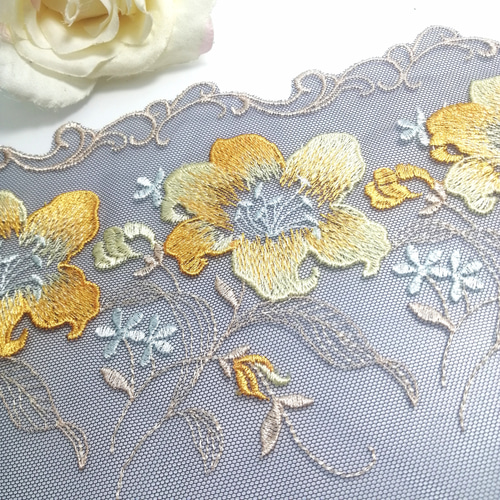 総刺繍柄ハギレ 12835_2.jpg