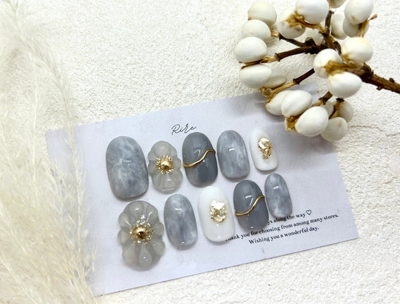 グレーニュアンス♡ぷっくりフラワーネイル♡ ネイルチップ（つけ爪