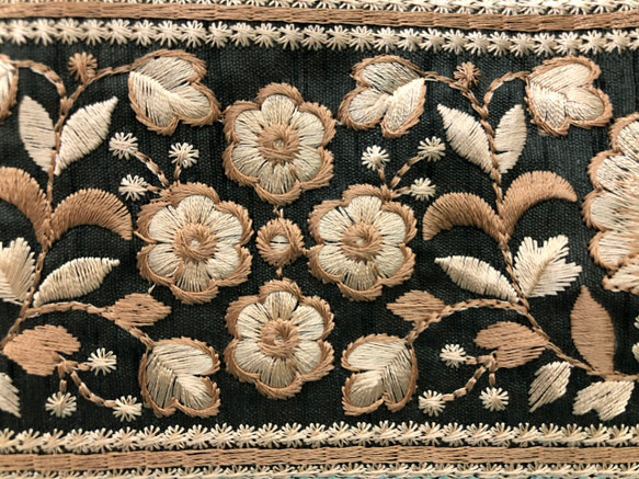 豪華　刺繍リボン　フレンチリネン100　トートバッグ④　30×26×6　インド刺繍リボン 5枚目の画像