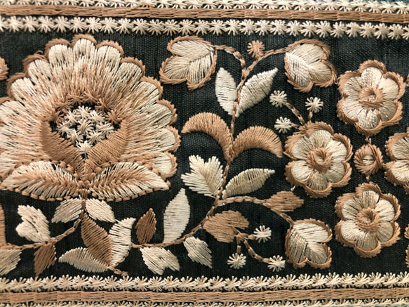 豪華　刺繍リボン　フレンチリネン100　トートバッグ④　30×26×6　インド刺繍リボン 17枚目の画像