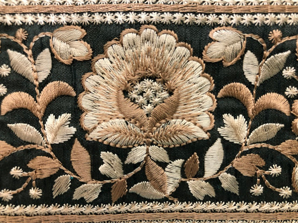 豪華　刺繍リボン　フレンチリネン100　トートバッグ④　30×26×6　インド刺繍リボン 4枚目の画像