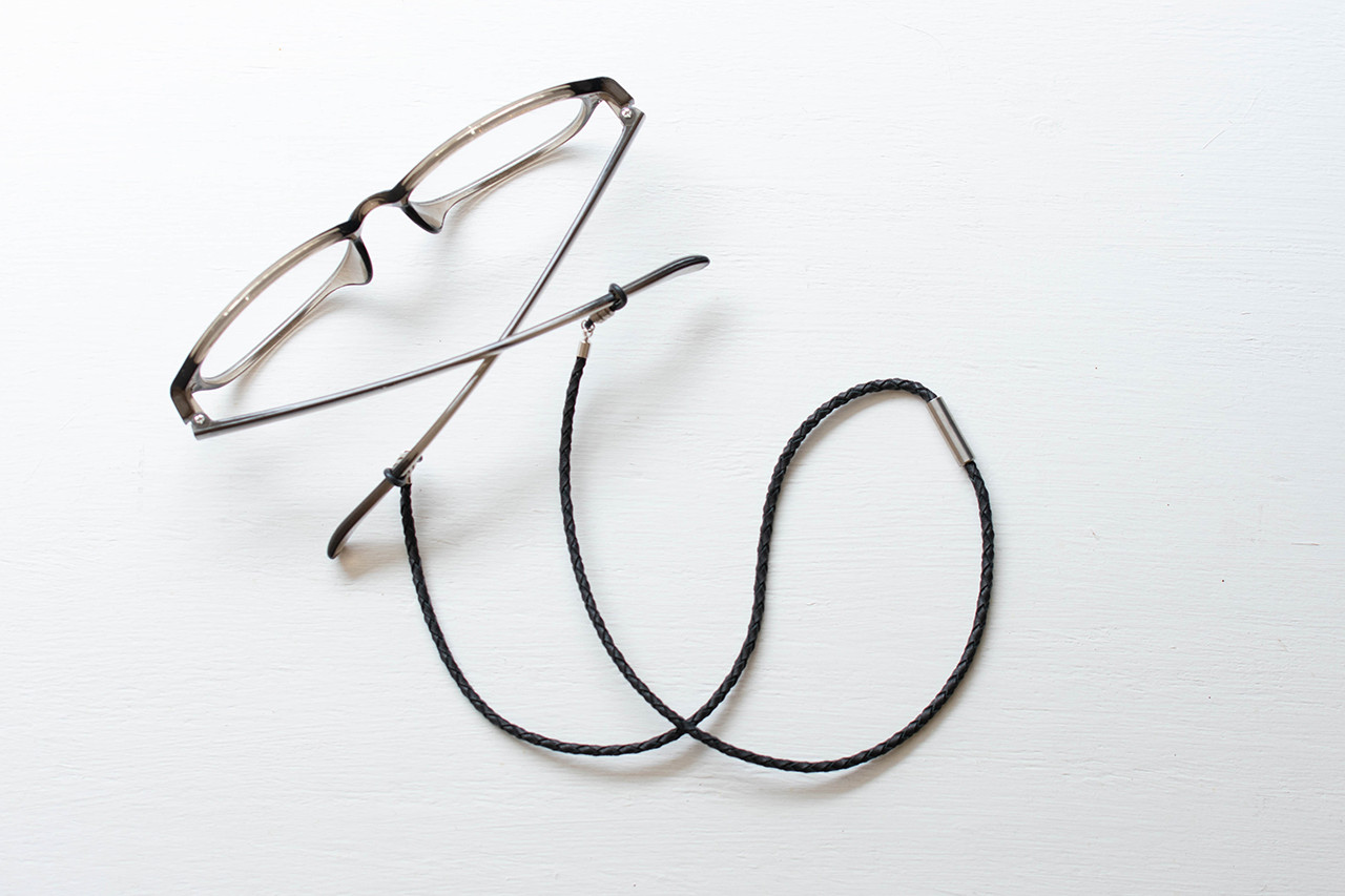 Leather｜編み込みレザー グラスコード（マグネット式）