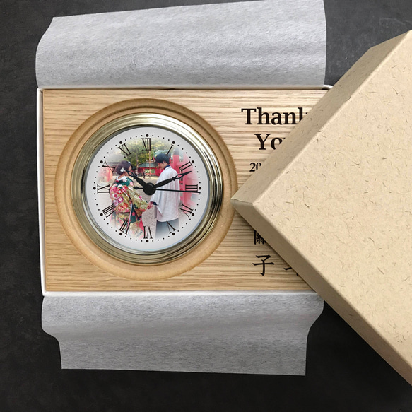 和装花嫁さん 木製置き時計 （横置き） 子育て感謝状 写真時計 記念品贈呈 6枚目の画像
