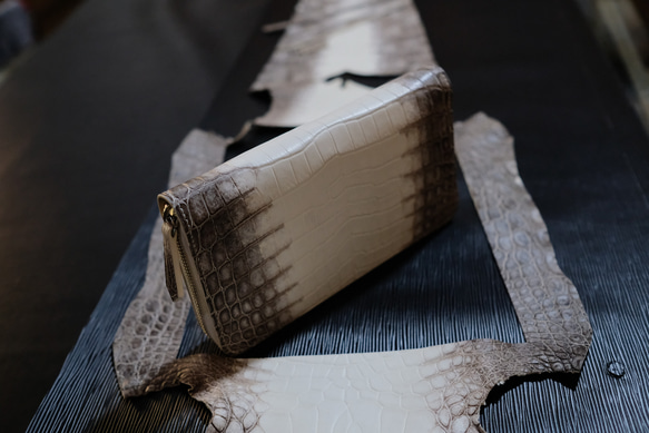 ヒマラヤタロコダイル手作りラウンドファスナー長財布　手縫い手作り長い財布 9枚目の画像