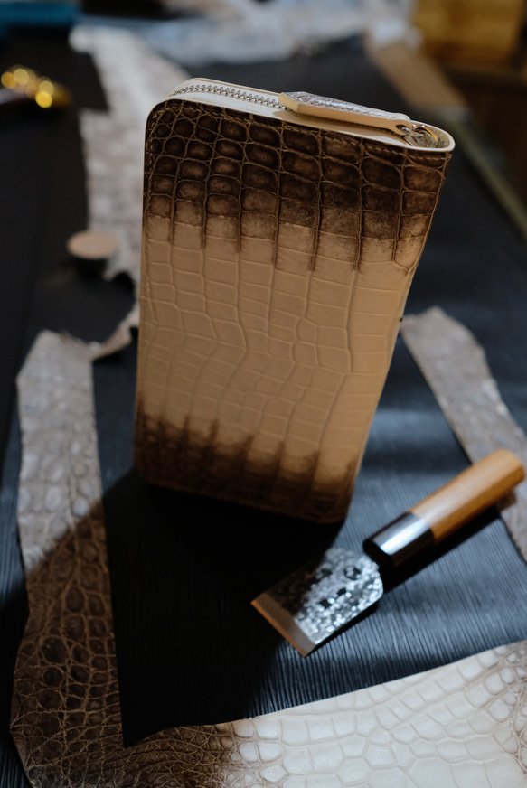 ヒマラヤタロコダイル手作りラウンドファスナー長財布　手縫い手作り長い財布 3枚目の画像