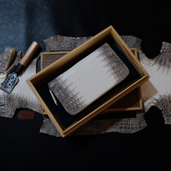 ヒマラヤタロコダイル手作りラウンドファスナー長財布　手縫い手作り長い財布 1枚目の画像