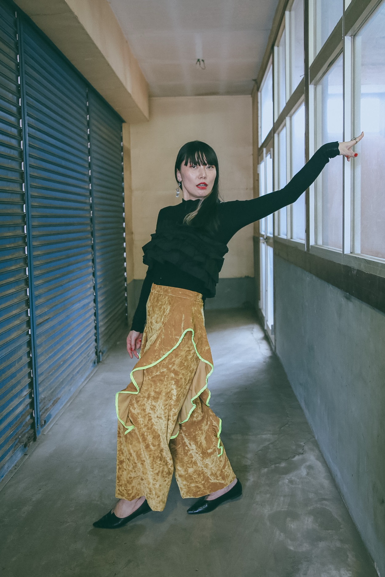 フリルワイドパンツ-oak suede-