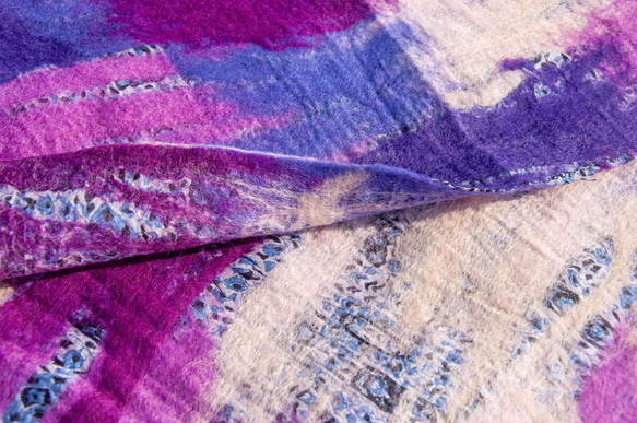 ウールフェルトスカーフ/ウェットフェルトスカーフ/水彩芸術スカーフ/ウールグラデーションスカーフ-グレープパープルフルーツメリノ 3枚目の画像