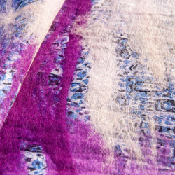 ウールフェルトスカーフ/ウェットフェルトスカーフ/水彩芸術スカーフ/ウールグラデーションスカーフ-グレープパープルフルーツメリノ 5枚目の画像