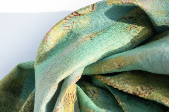 ウールフェルトスカーフ/ウェットフェルトスカーフ/水彩芸術スカーフ/ウールグラデーションスカーフ - 北欧グリーン草原メリノ暖か 16枚目の画像