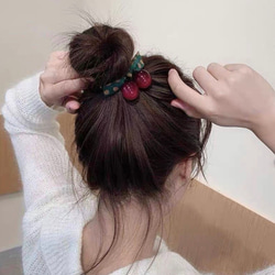 チェリー ヘアゴム 2種類選べる　キラキラ ヘアアレンジ 韓国 サテンフリル 髪留め 髪飾り 5枚目の画像