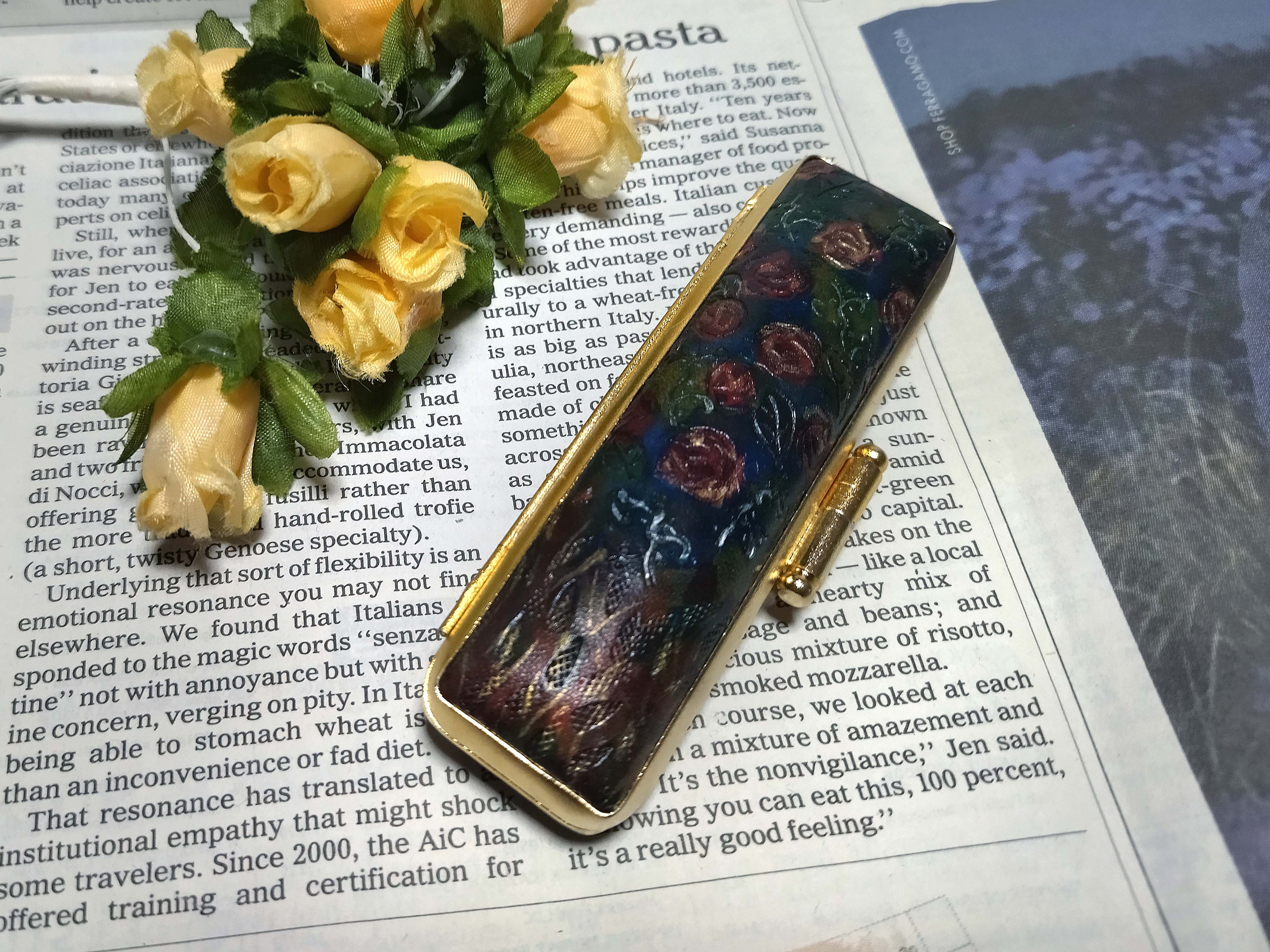 太さ12㎜×長さ60㎜(銀行印・認印サイズ)　牛角(オランダ水牛)印鑑＆本革手描き一点物「薔薇の苑」印鑑ケースセット