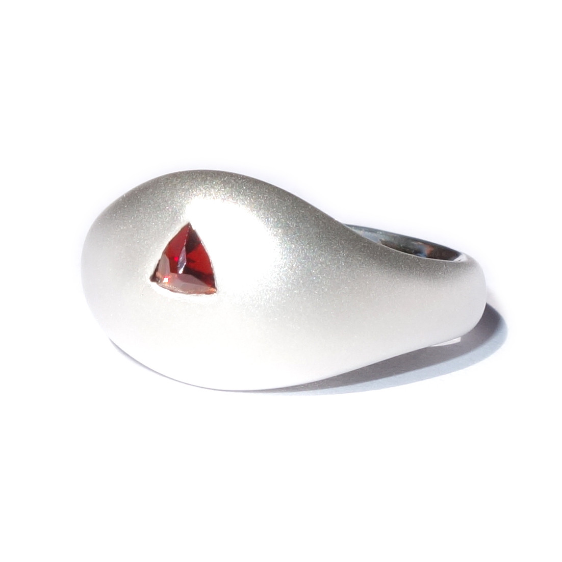 白文鳥の概念リング・ガーネットくちばし【PioParakee】 30,030円