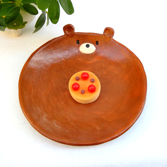 クマのプレート 17cm 動物陶器 受注制作 中皿 工房しろ 通販