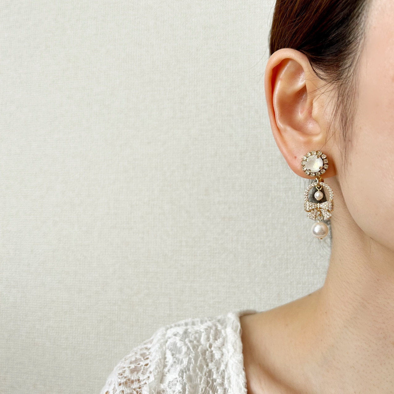 リボンとパールのピアス【スワロフスキー･上品･ウェディング･ブライダル･wedding】{RPG-1020｝