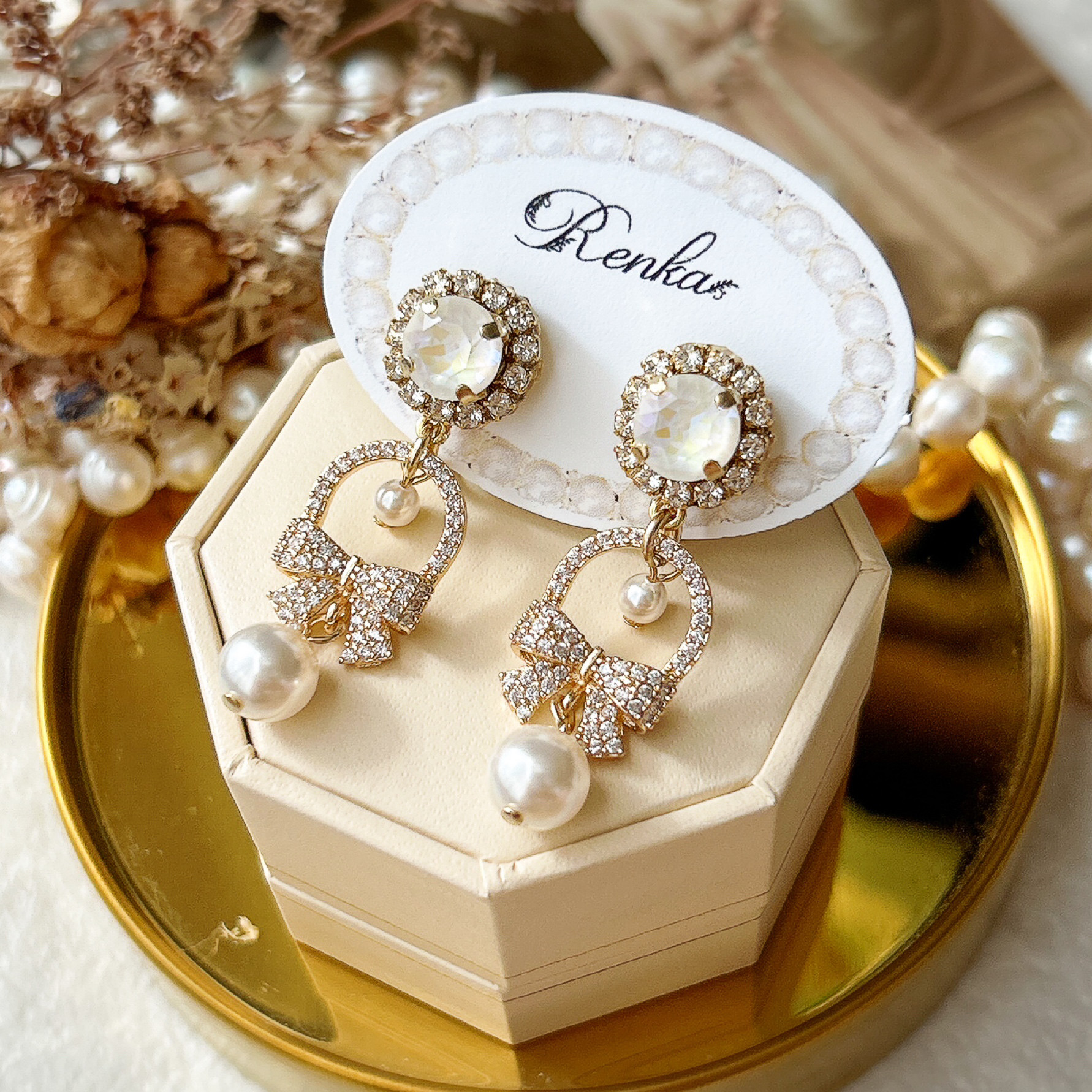 リボンとパールのピアス【スワロフスキー･上品･ウェディング･ブライダル･wedding】{RPG-1020｝